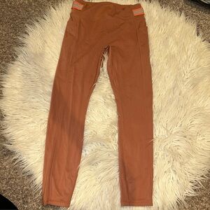 Fabletics Motion 365 Medium Women’s Terra High Waisted 7/8 Leggings with Pockets